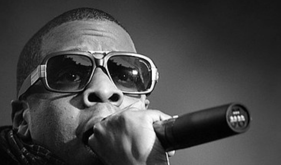 foto: Jay-Z met mic in hand